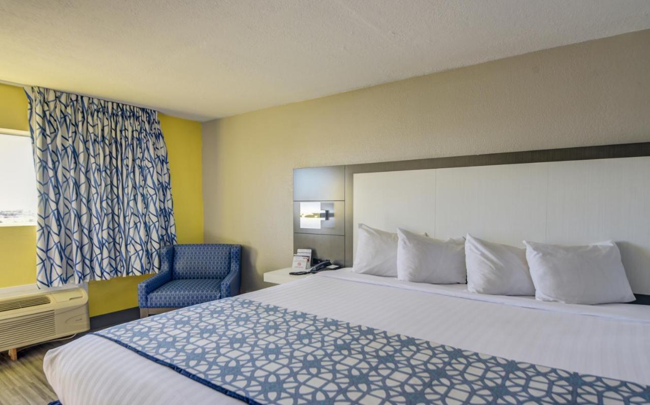Emerald Coast Inn & Suites Fort Walton Beach Exterior photo