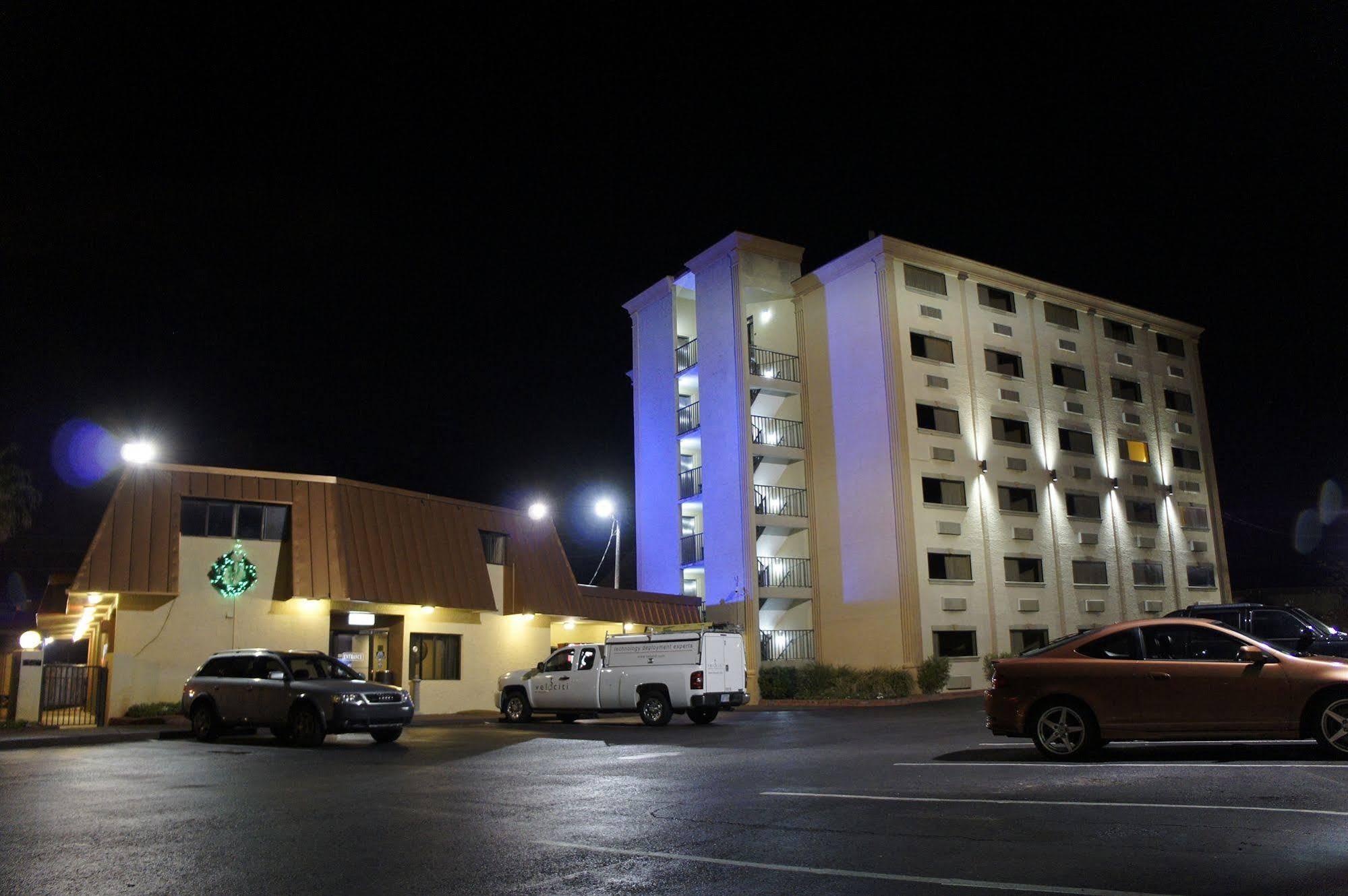 Emerald Coast Inn & Suites Fort Walton Beach Exterior photo